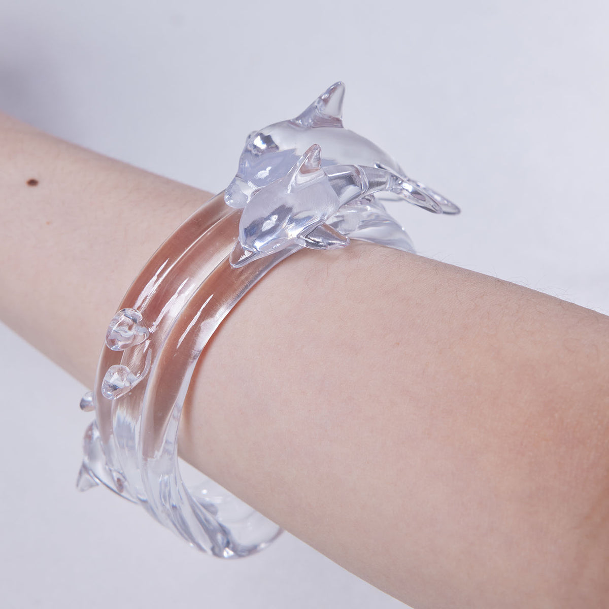 (pre-order)transparent dolphin bangle Warning