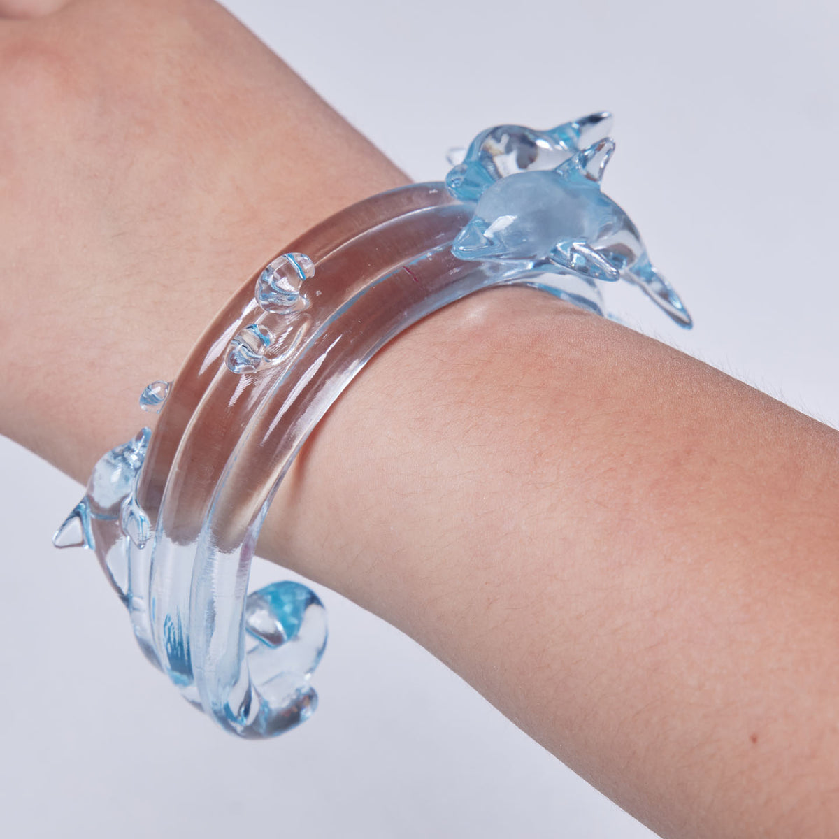 (pre-order)transparent dolphin bangle Warning